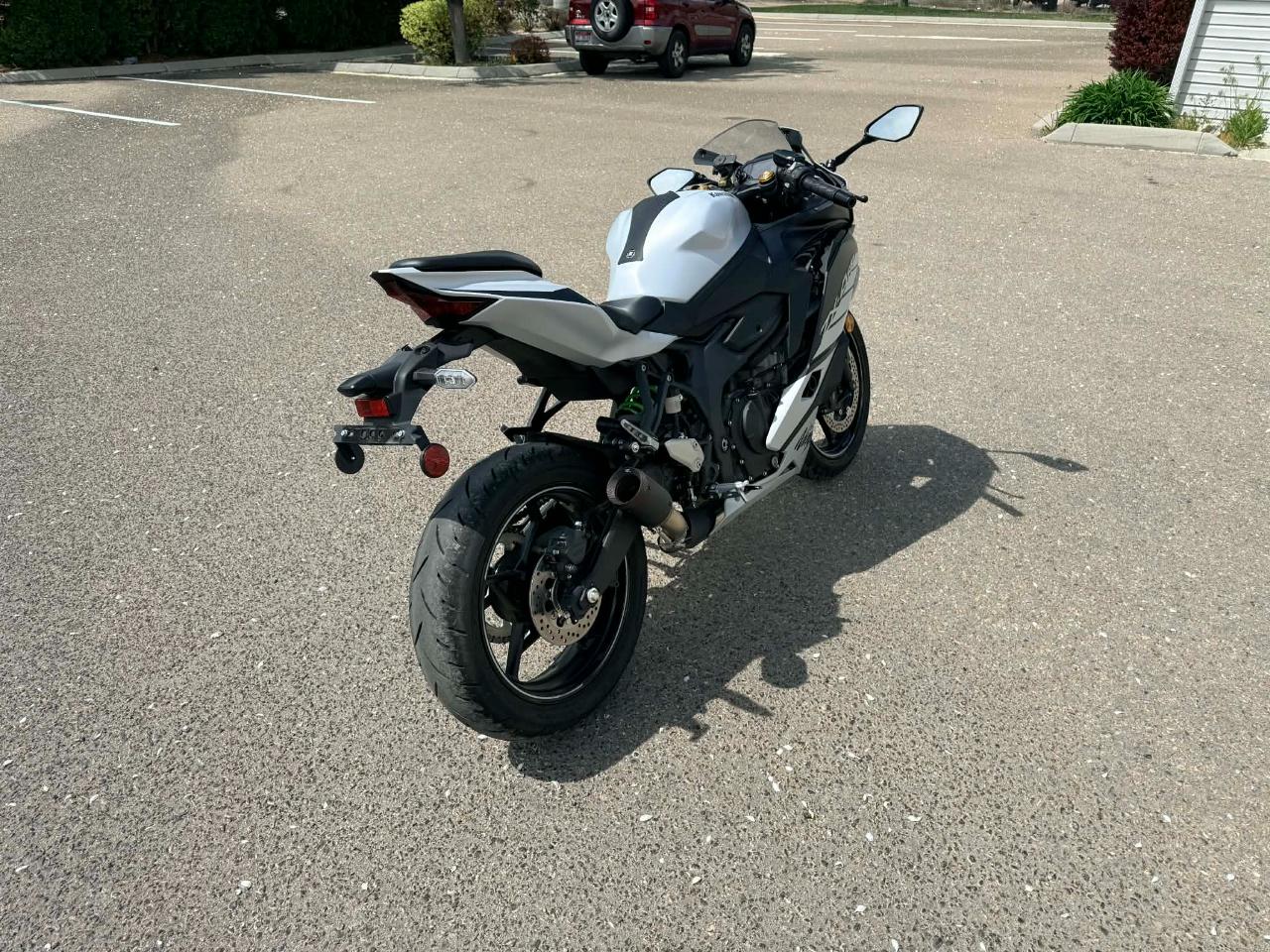 Kawasaki Ninja ZX-4RR  2025