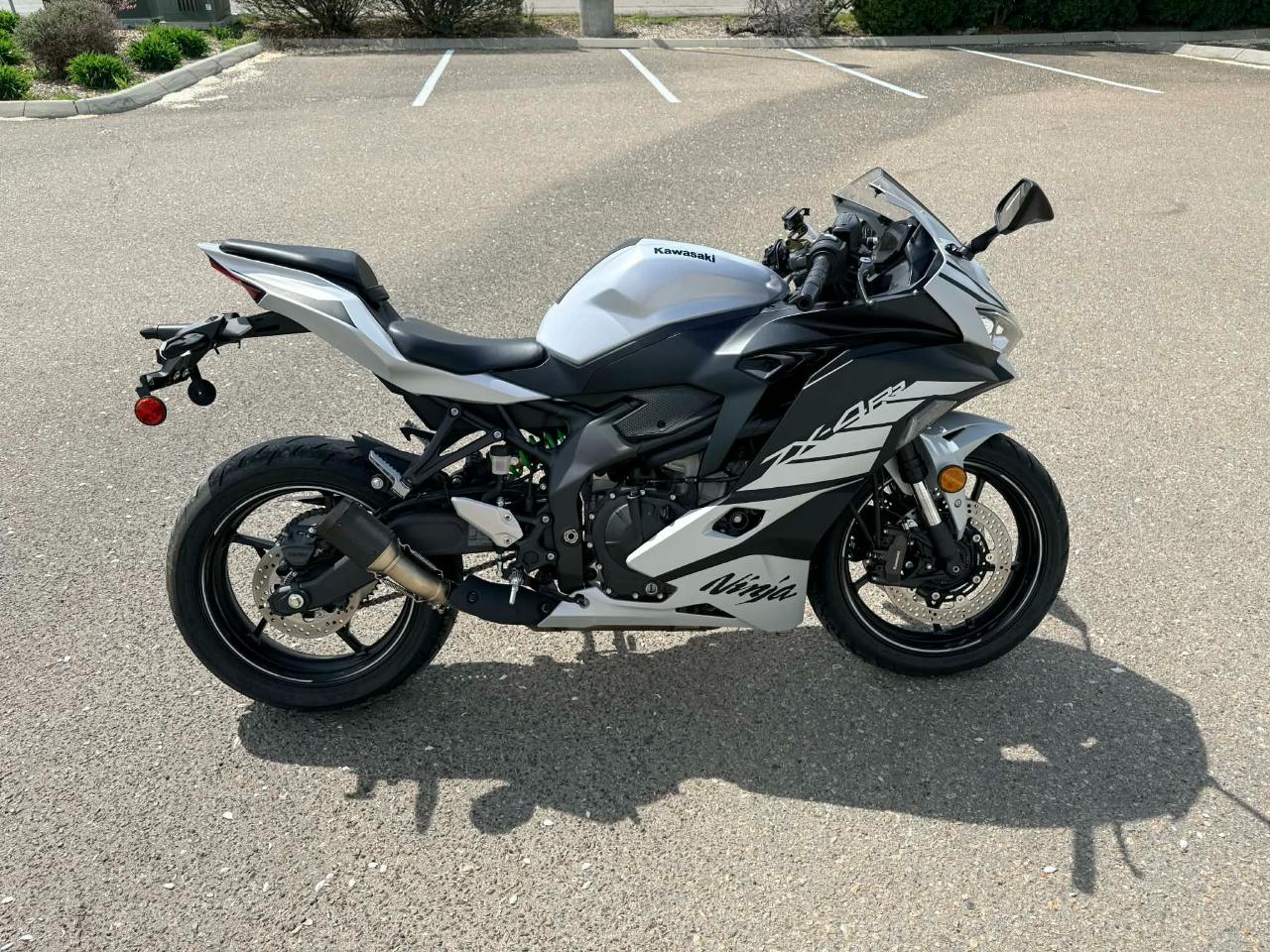 Kawasaki Ninja ZX-4RR  2025