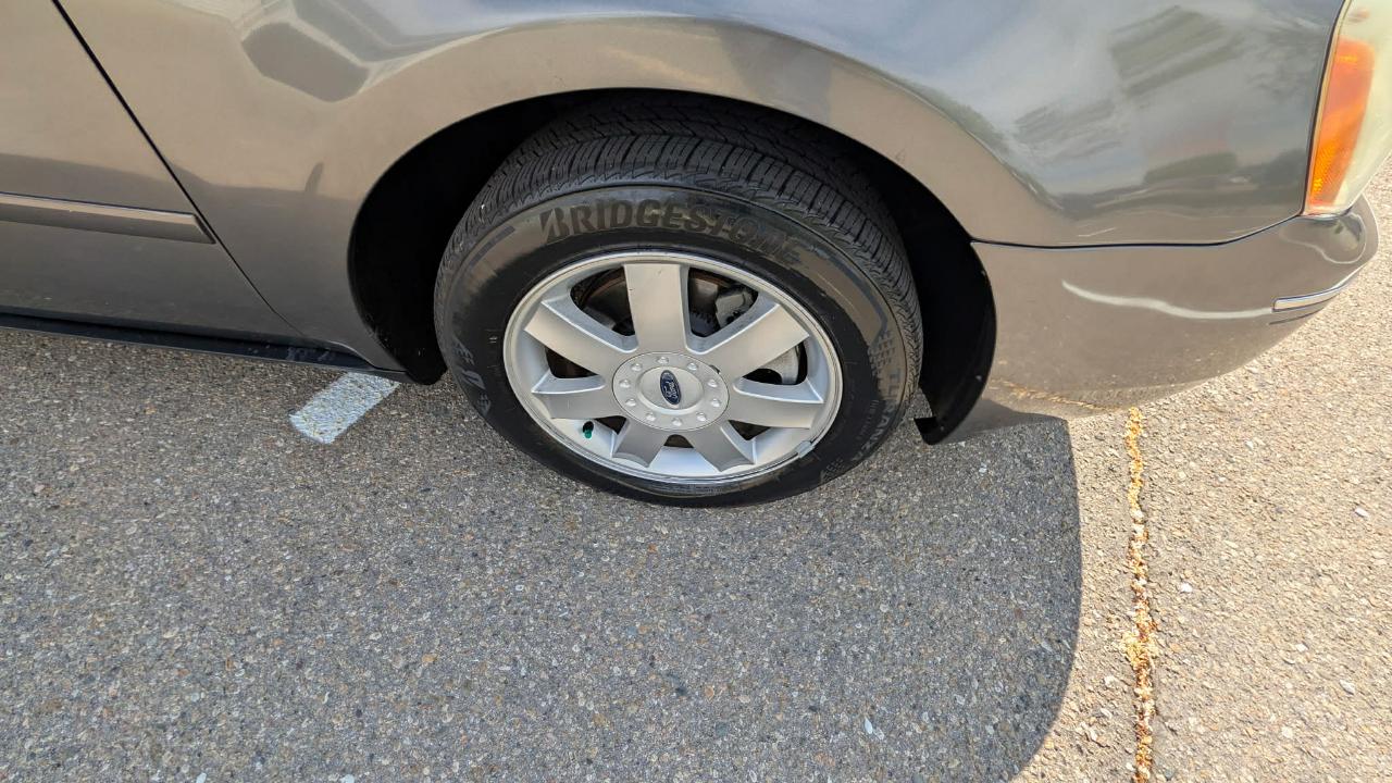 Ford Five Hundred SE 2005