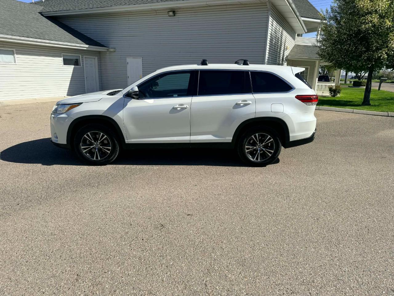 Toyota Highlander LE 2019