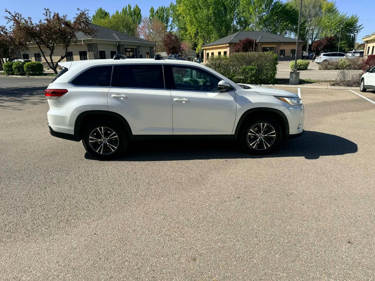 Toyota Highlander LE 2019