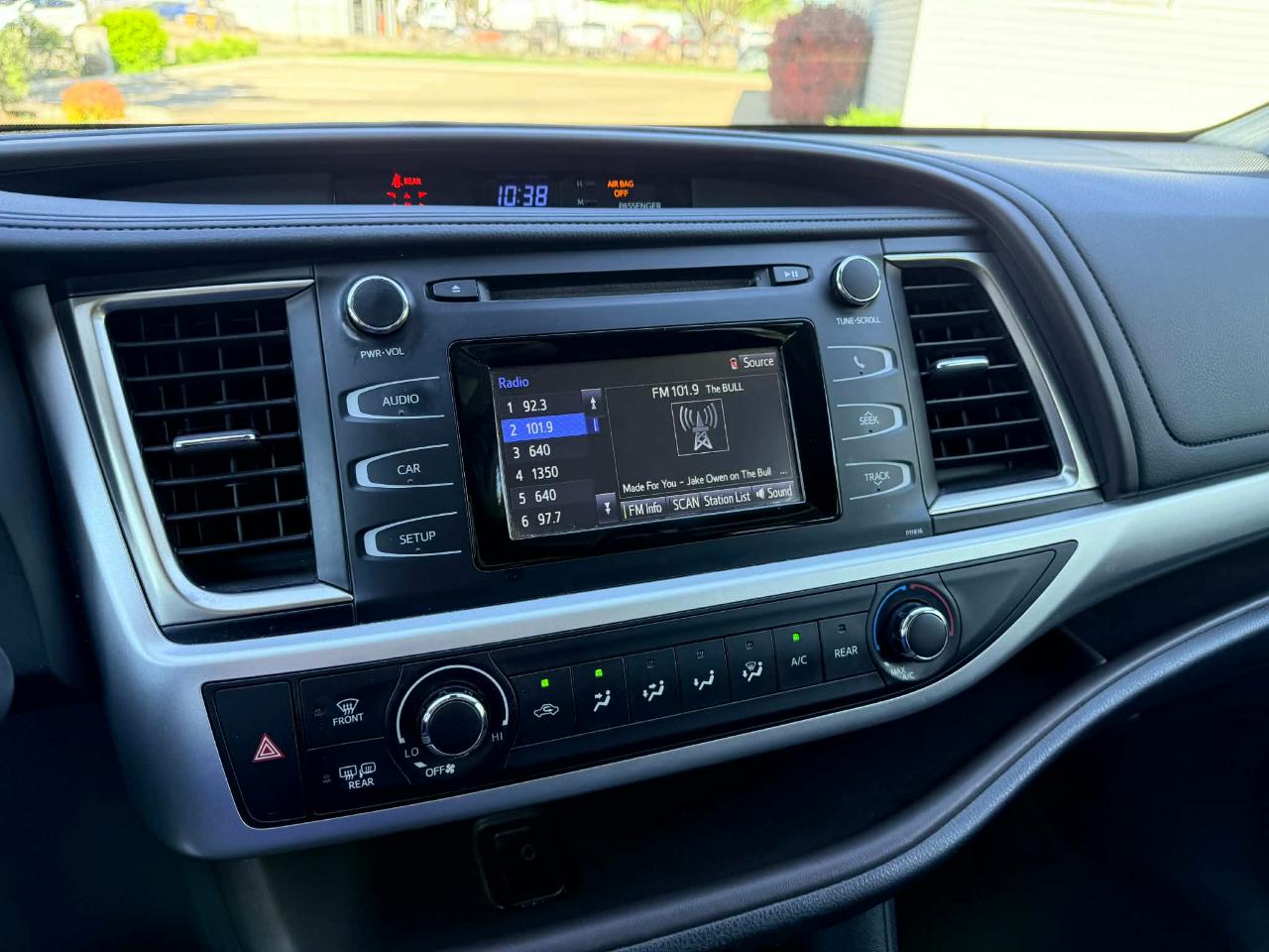 Toyota Highlander LE 2019