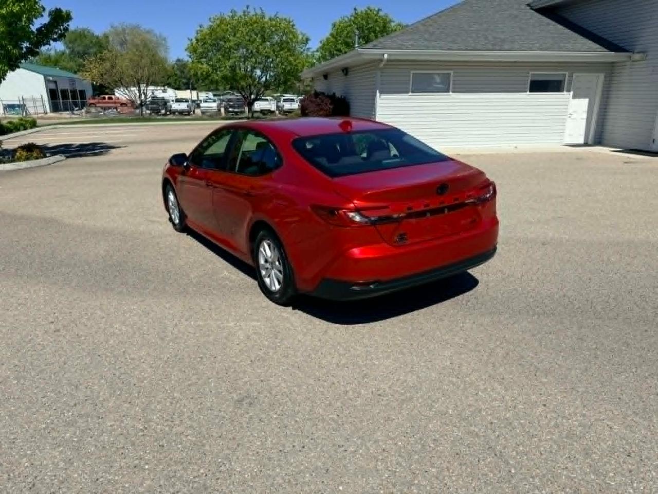 Toyota Camry Hybrid LE 2025