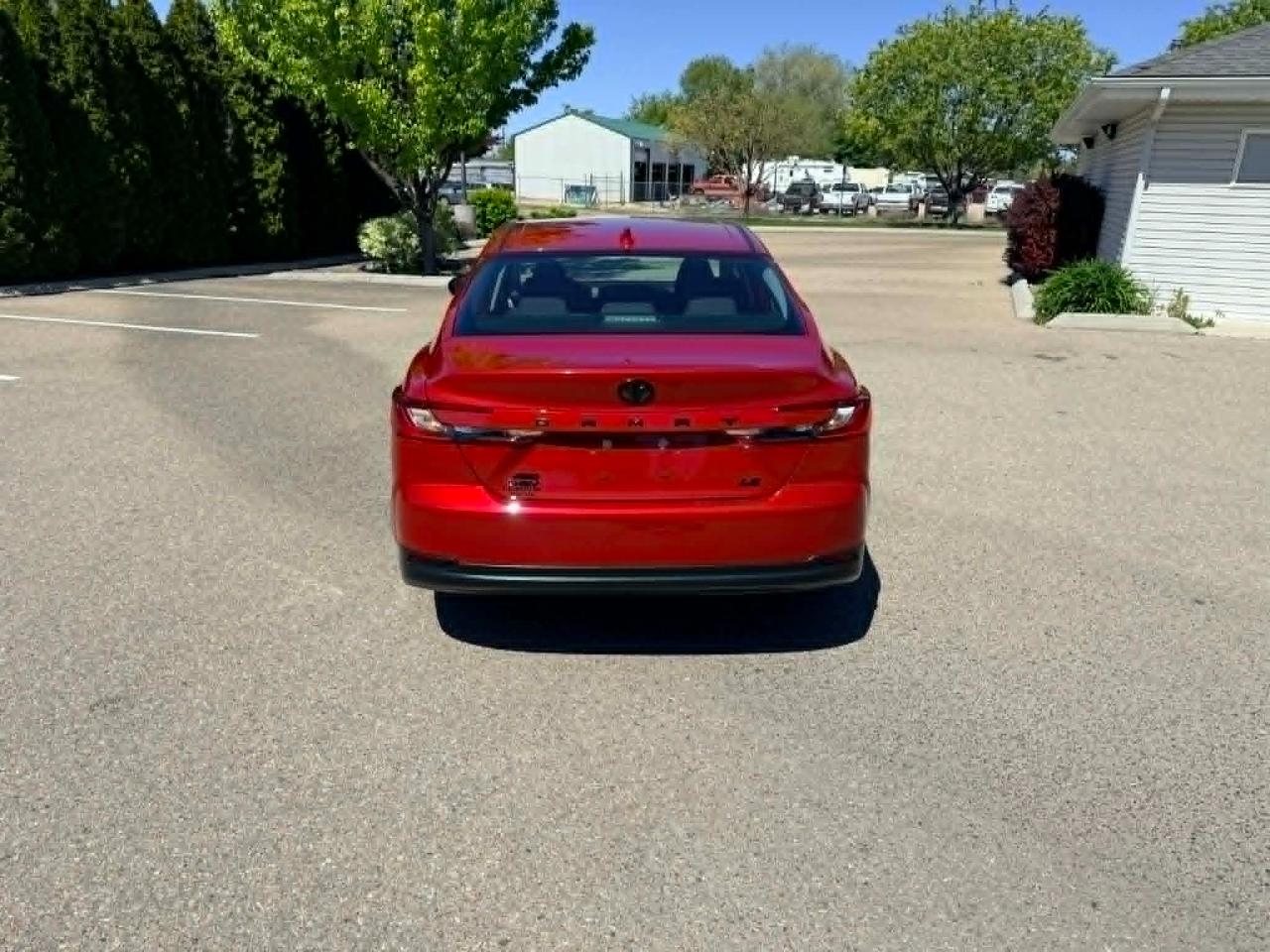 Toyota Camry Hybrid LE 2025