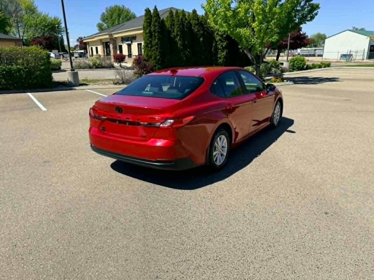 Toyota Camry Hybrid LE 2025