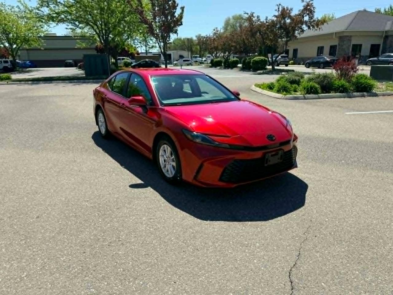 Toyota Camry Hybrid LE 2025