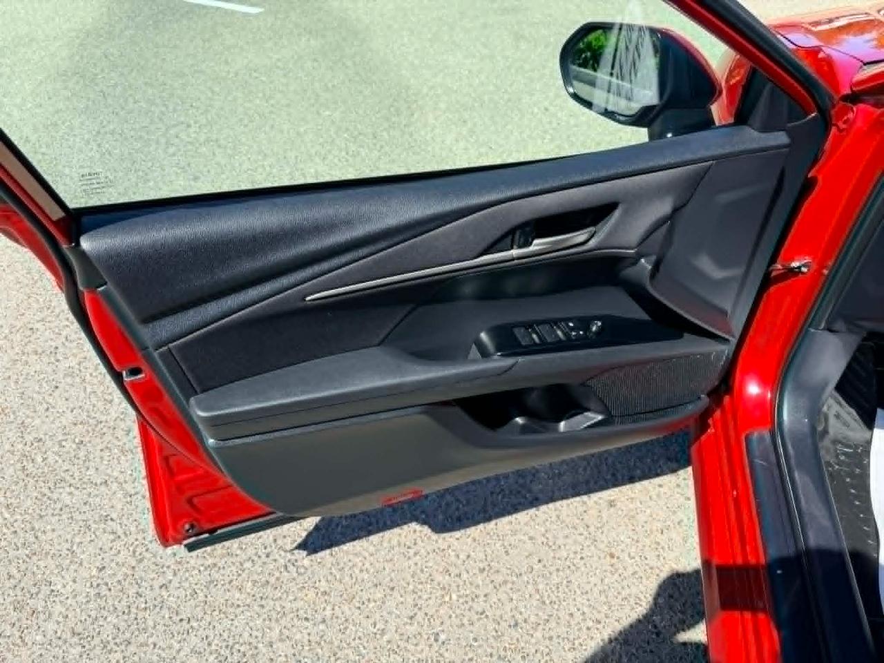 Toyota Camry Hybrid LE 2025