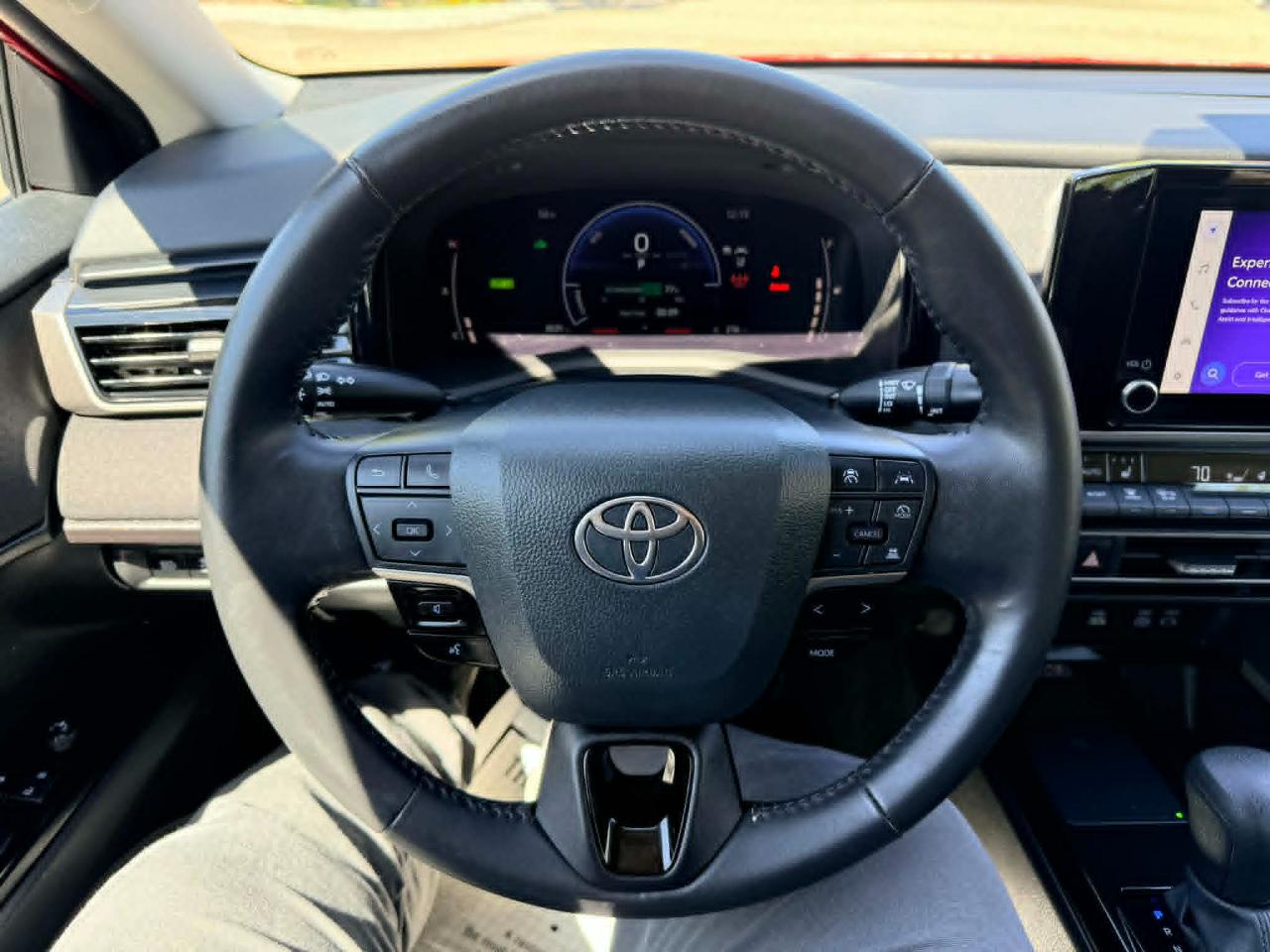 Toyota Camry Hybrid LE 2025