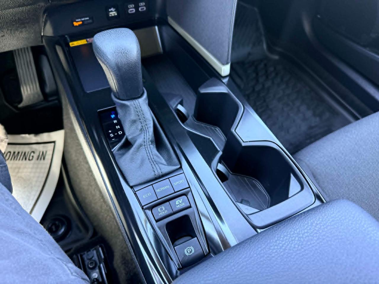 Toyota Camry Hybrid LE 2025