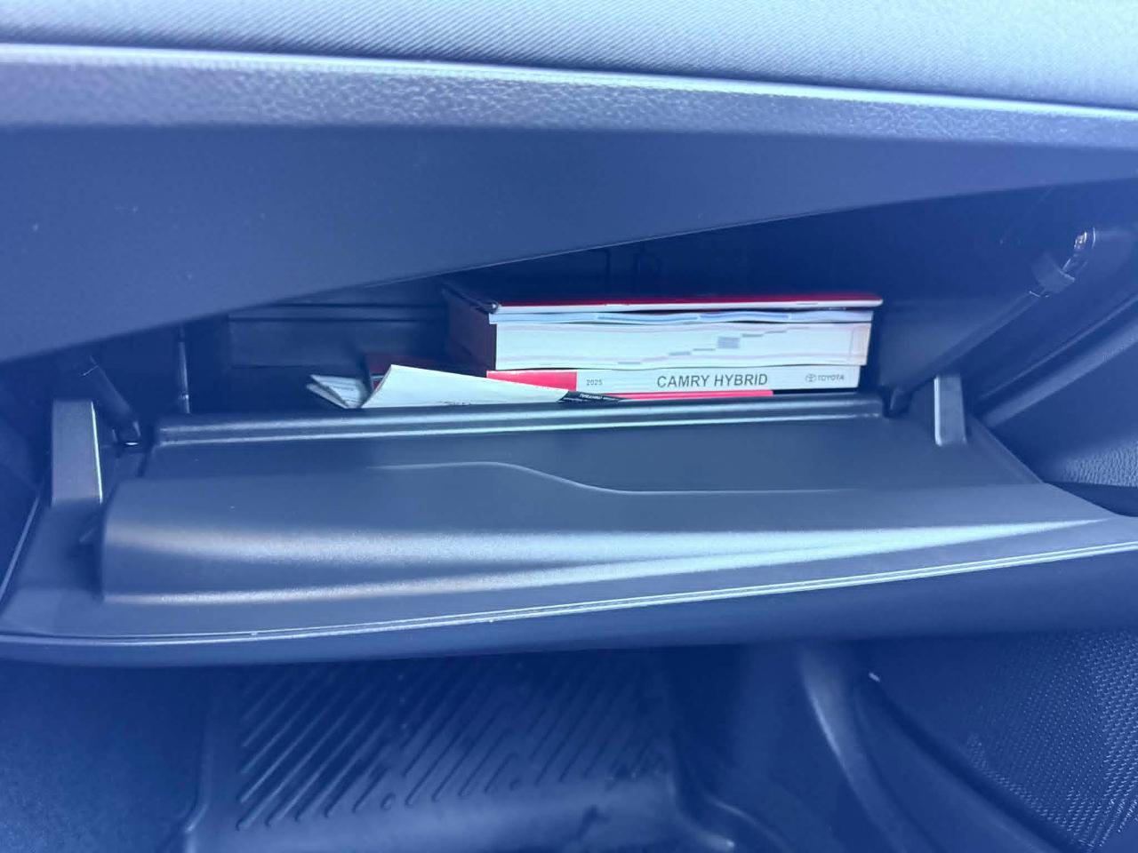 Toyota Camry Hybrid LE 2025