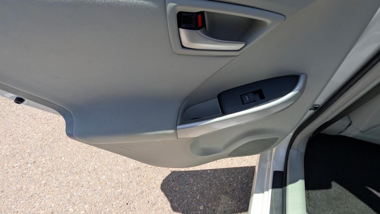 Toyota Prius 4-Door Liftback 2013