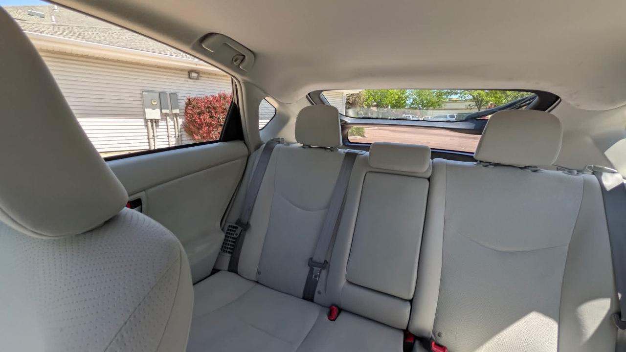 Toyota Prius 4-Door Liftback 2013