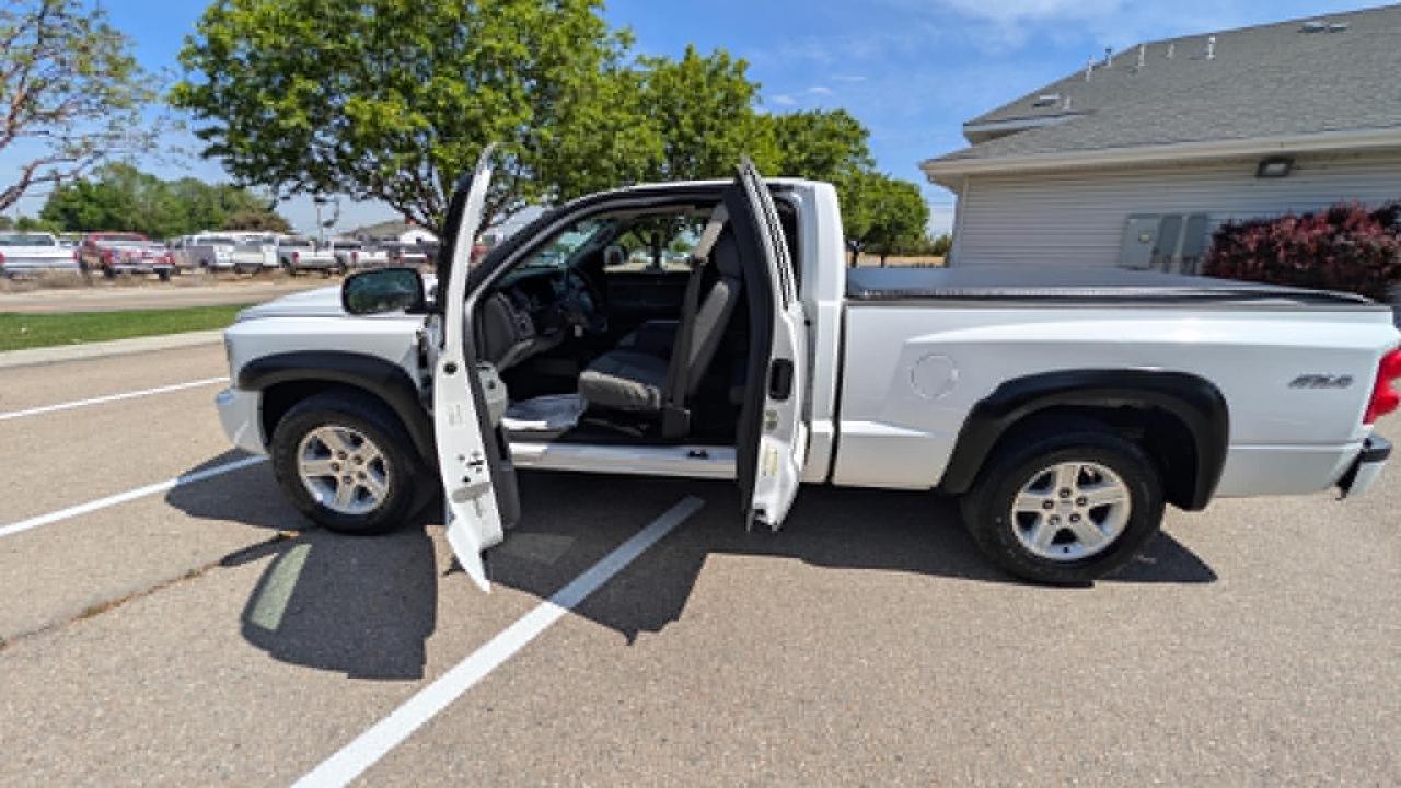 Dodge Dakota SLT 2011