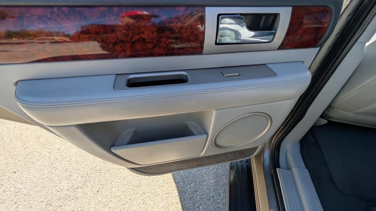 Lincoln Navigator 4dr 4WD Luxury 2004