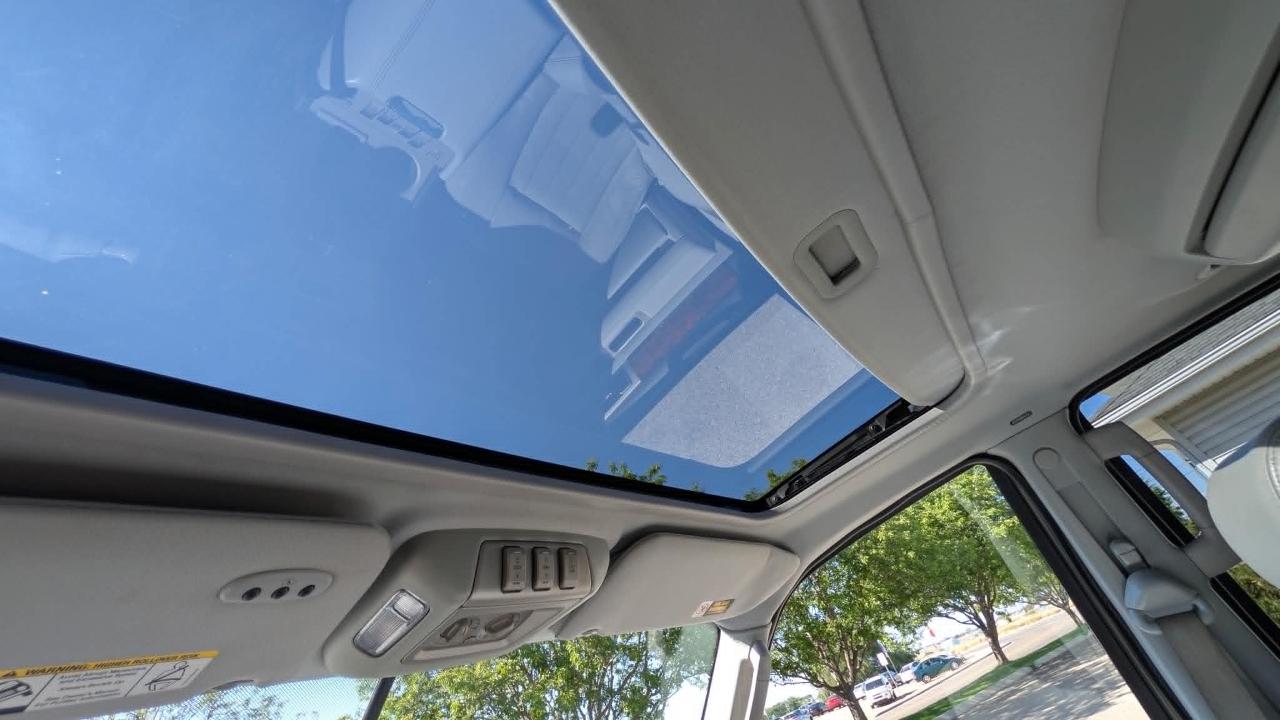 Lincoln Navigator 4dr 4WD Luxury 2004