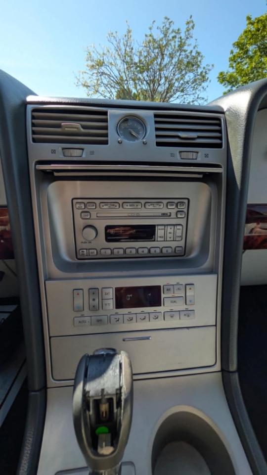 Lincoln Navigator 4dr 4WD Luxury 2004