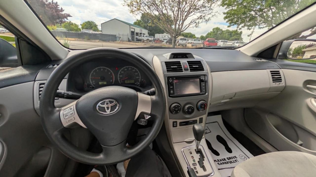 Toyota Corolla Base 2013