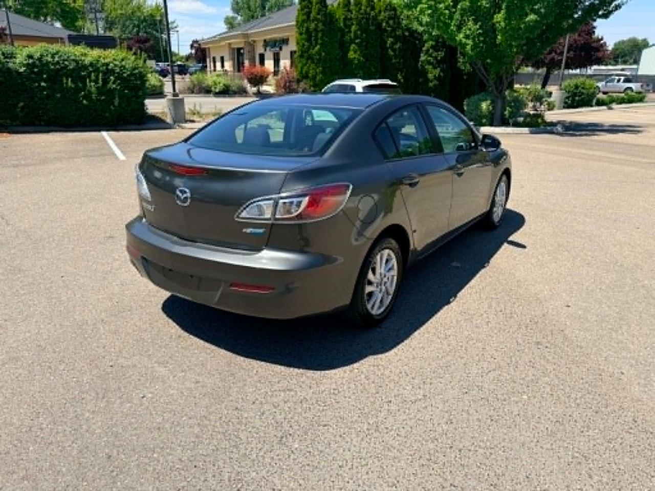 Mazda MAZDA3 i 2013