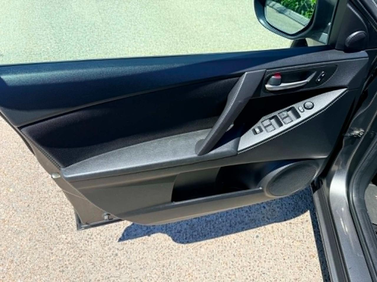 Mazda MAZDA3 i 2013