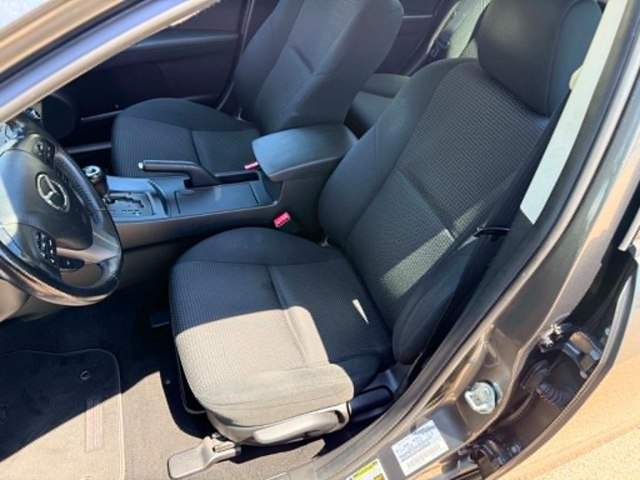 Mazda MAZDA3 i 2013