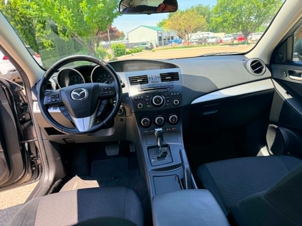 Mazda MAZDA3 i 2013