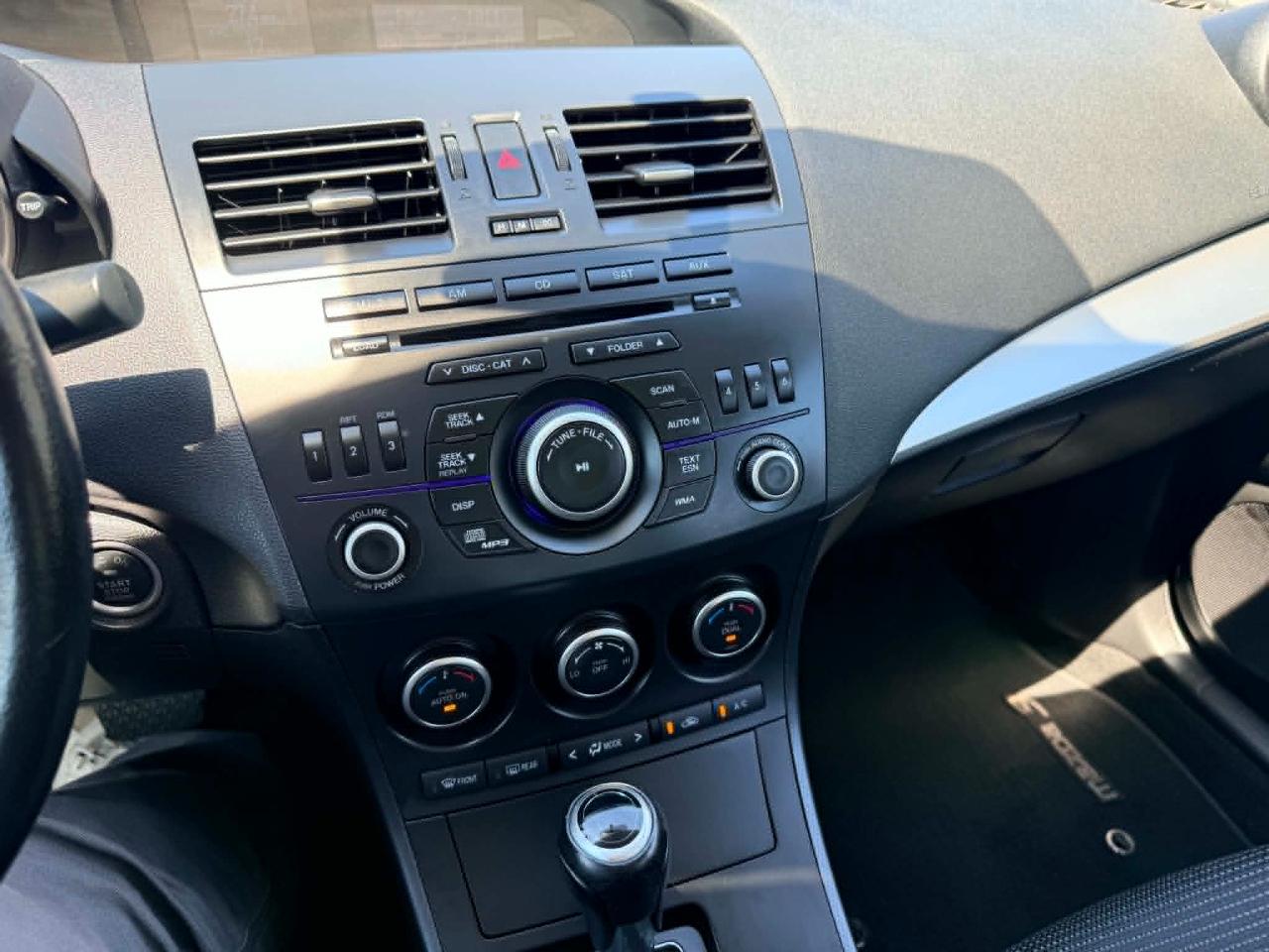Mazda MAZDA3 i 2013