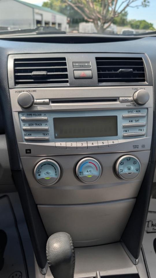 Toyota Camry 4dr Sdn I4 Auto SE (Natl) 2009