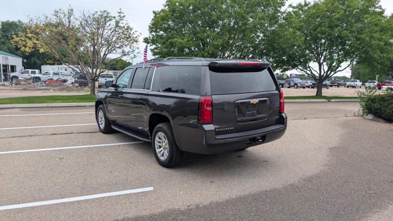 Chevrolet Suburban  2017