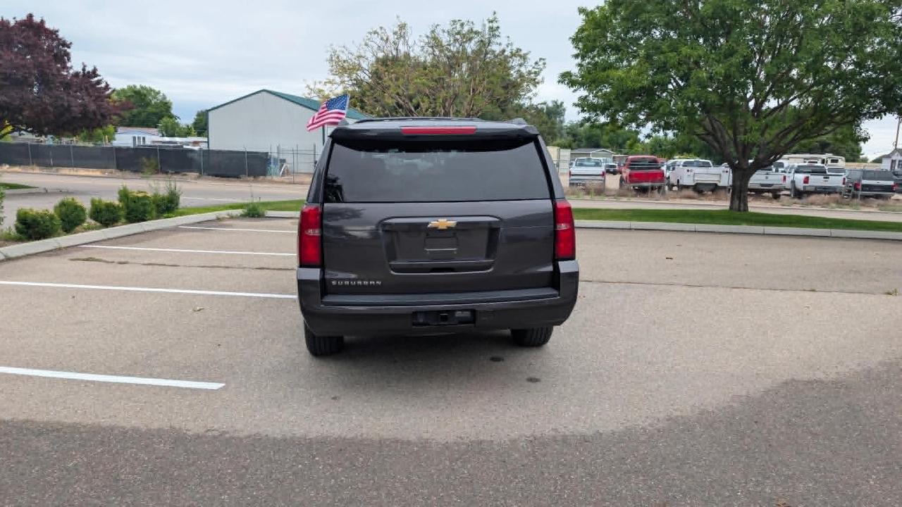 Chevrolet Suburban  2017