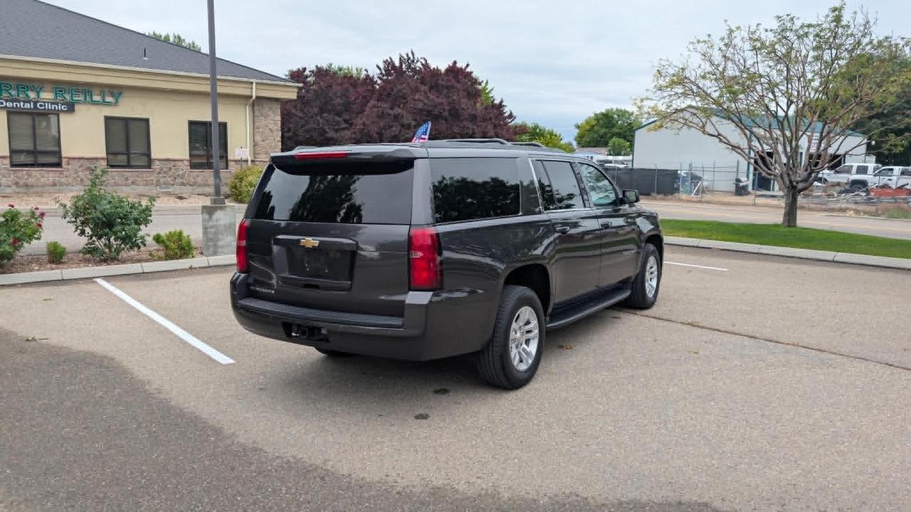 Chevrolet Suburban  2017