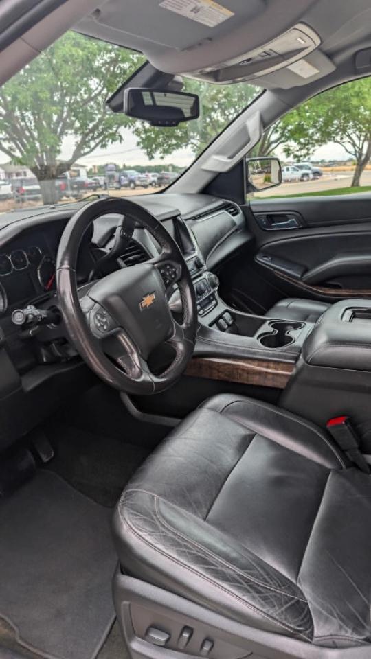 Chevrolet Suburban  2017