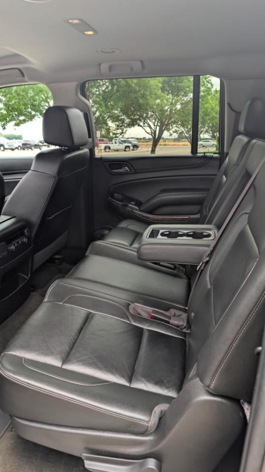Chevrolet Suburban  2017