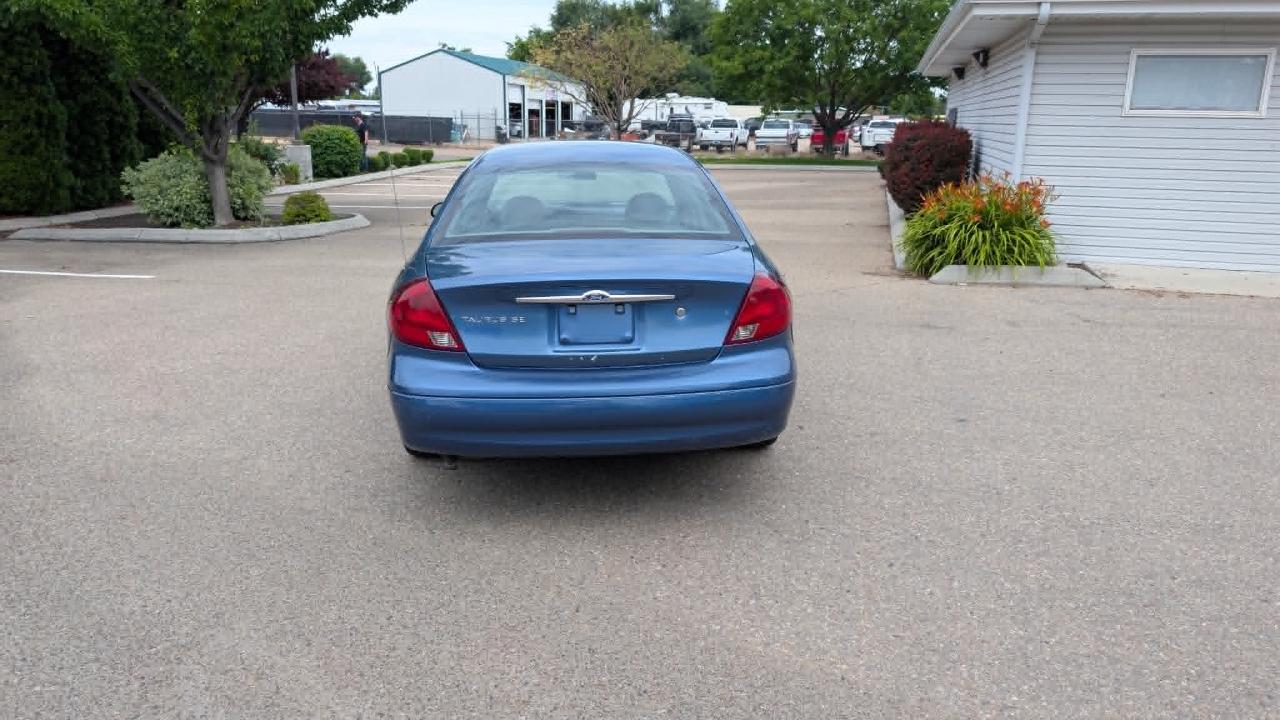 Ford Taurus SE 2002