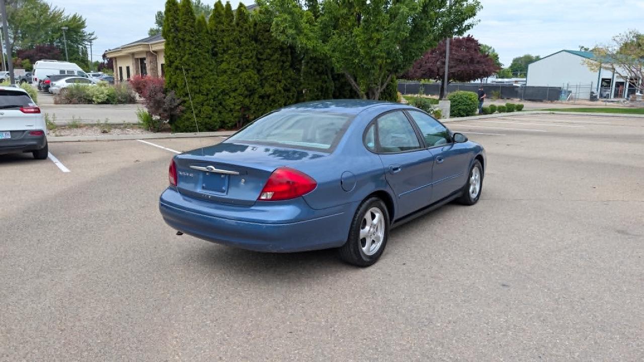 Ford Taurus SE 2002