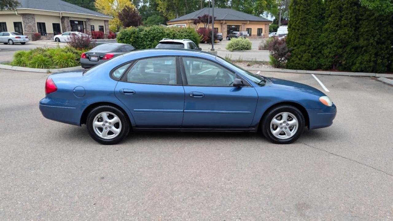 Ford Taurus SE 2002