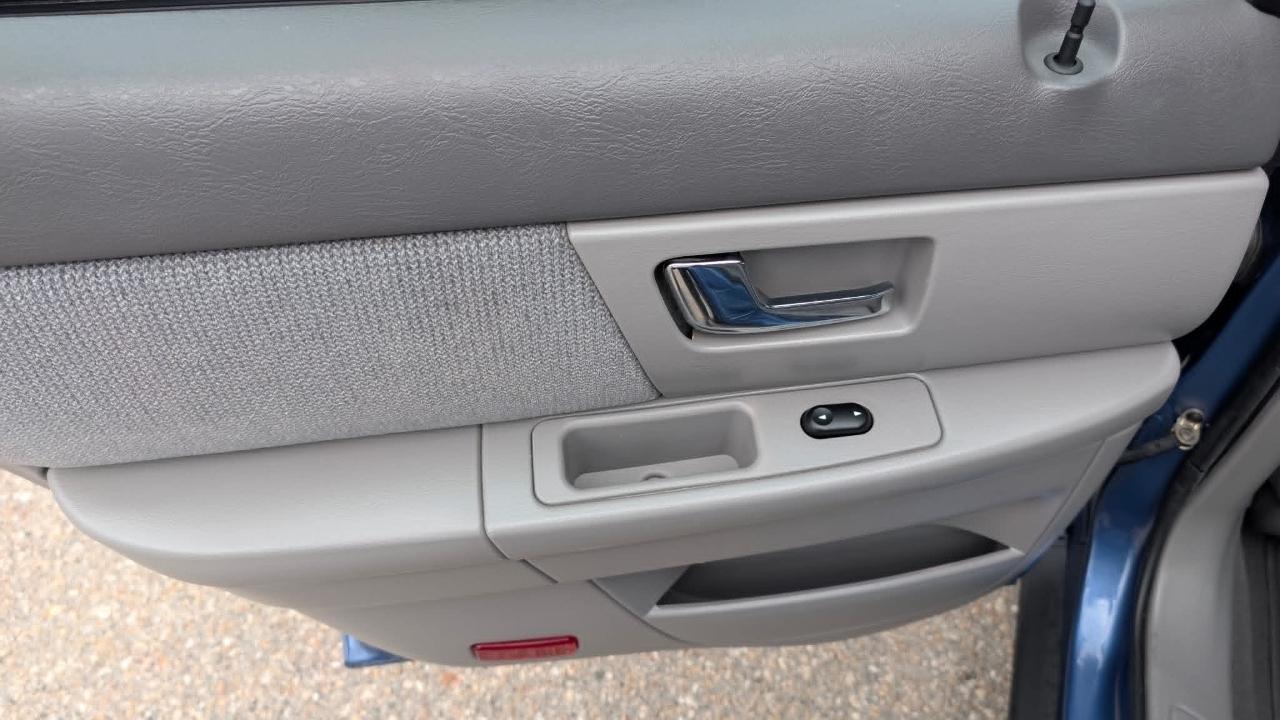 Ford Taurus SE 2002