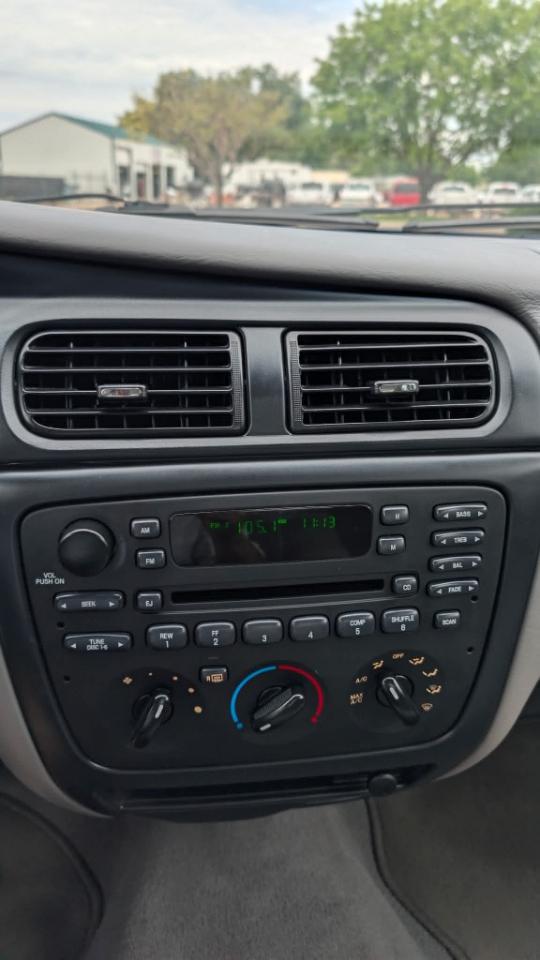 Ford Taurus SE 2002