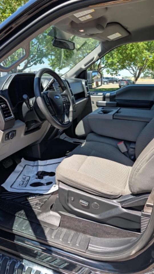 Ford F-150 4WD SuperCrew 145" XLT 2017