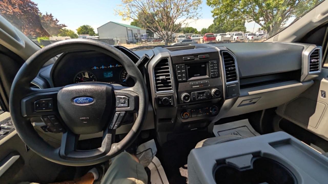Ford F-150 4WD SuperCrew 145" XLT 2017