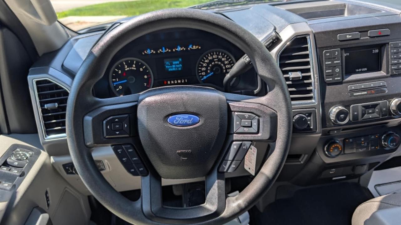 Ford F-150 4WD SuperCrew 145" XLT 2017
