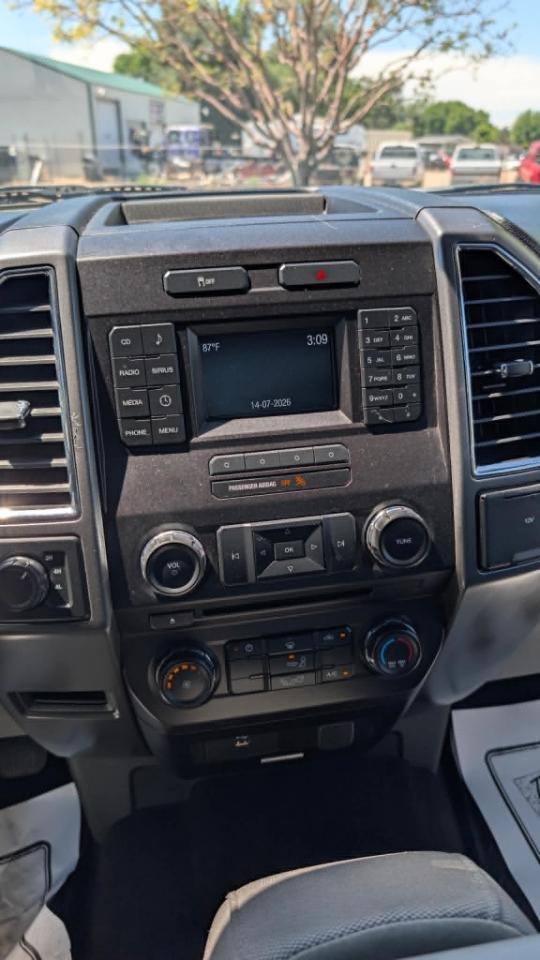 Ford F-150 4WD SuperCrew 145" XLT 2017