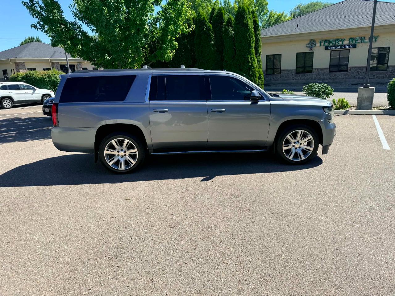 Chevrolet Suburban  2020