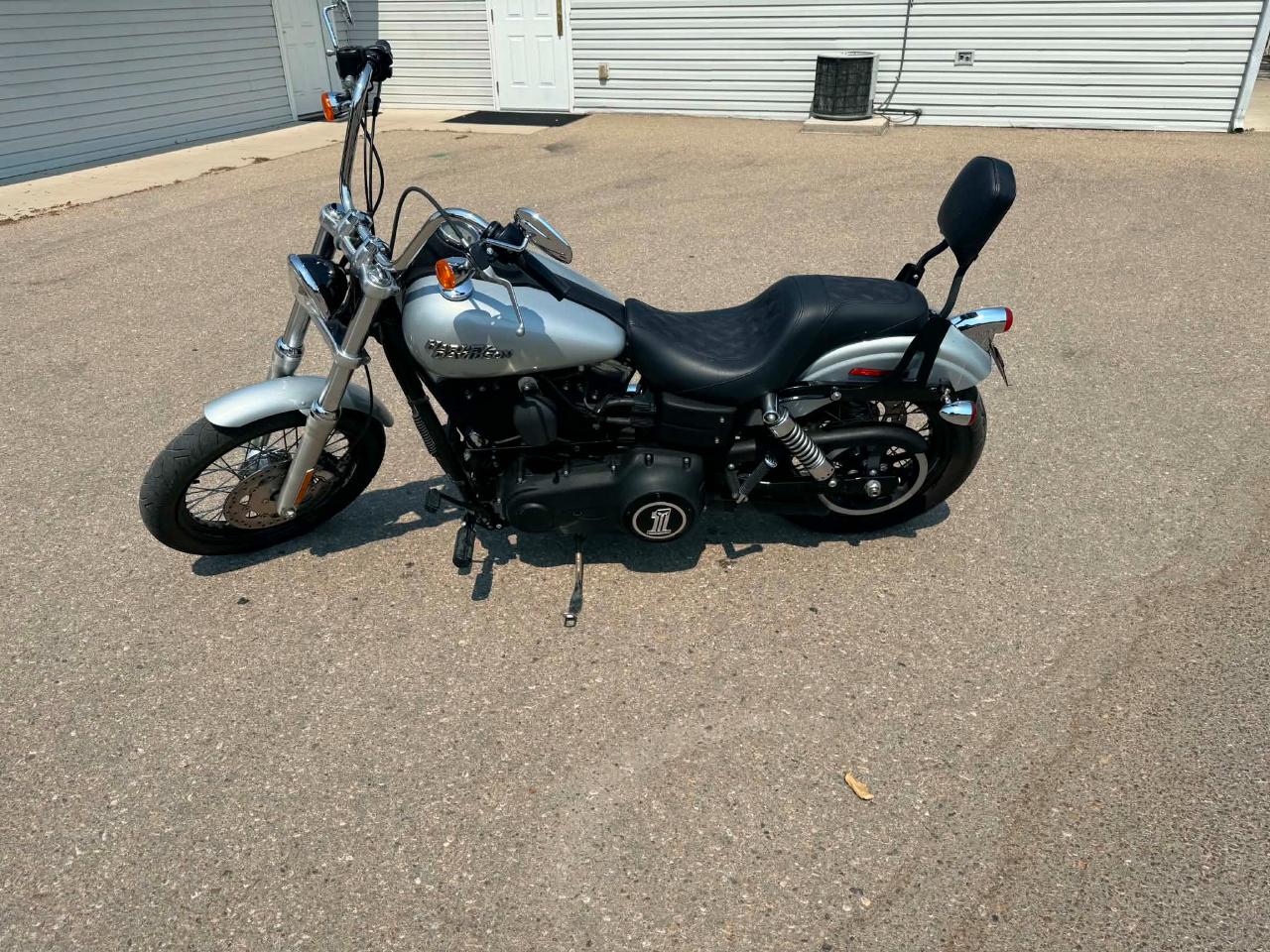 Harley-Davidson FXDB  2011
