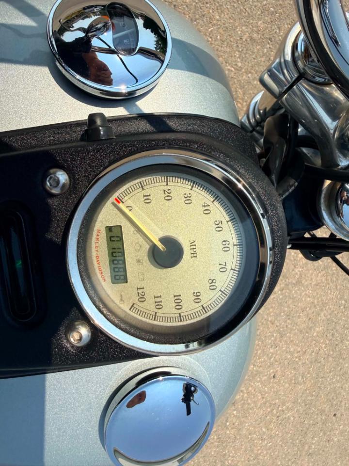 Harley-Davidson FXDB  2011