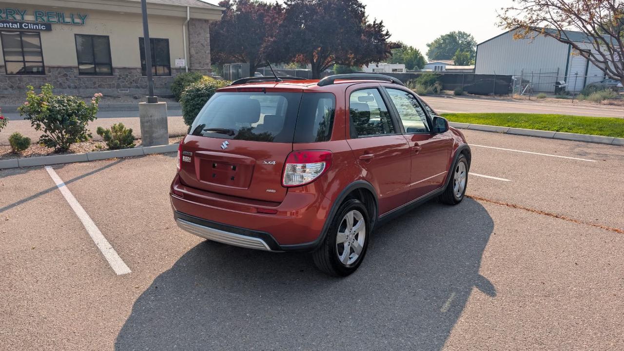 Suzuki SX4 Crossover  2011