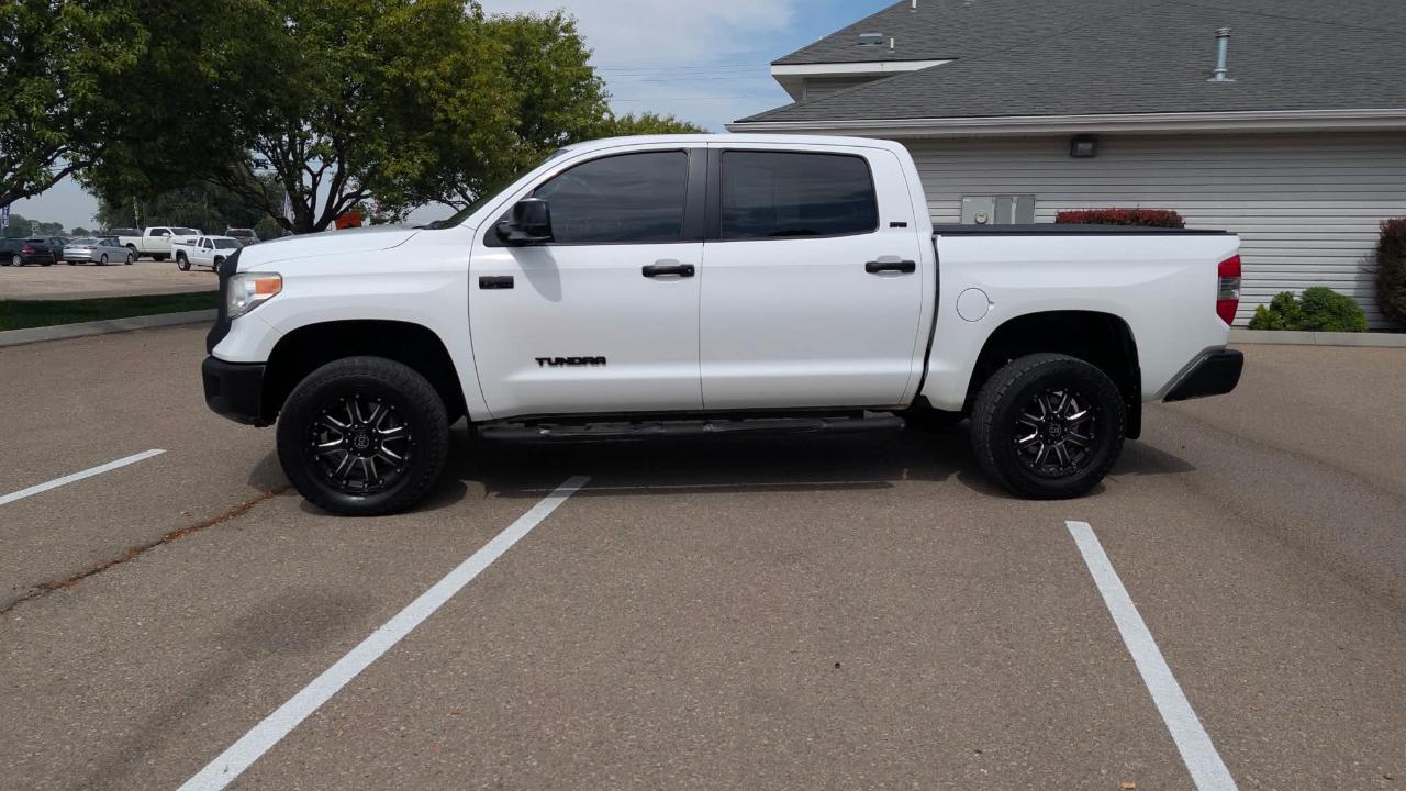 Toyota Tundra  2015