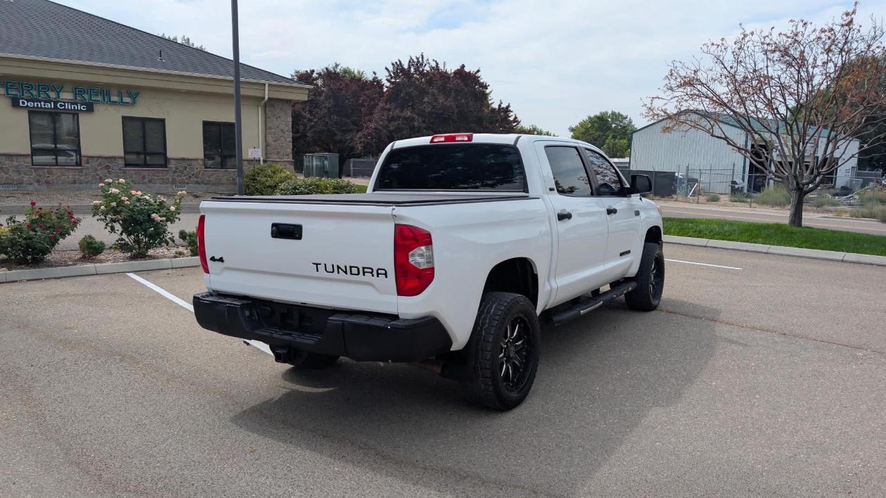 Toyota Tundra  2015