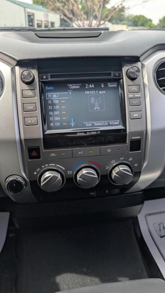 Toyota Tundra  2015