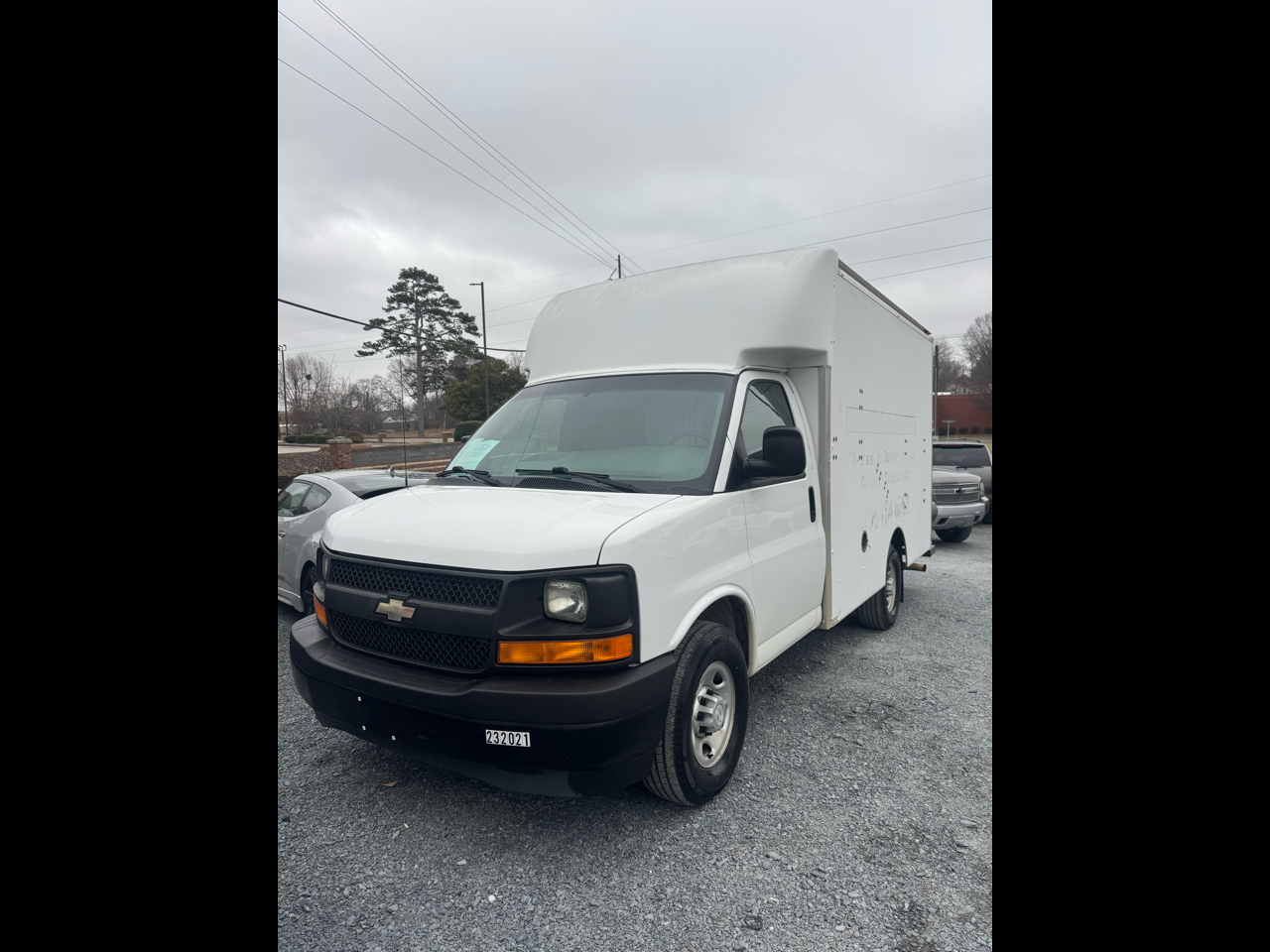 2017 Chevrolet Express Cutaway Base's photo