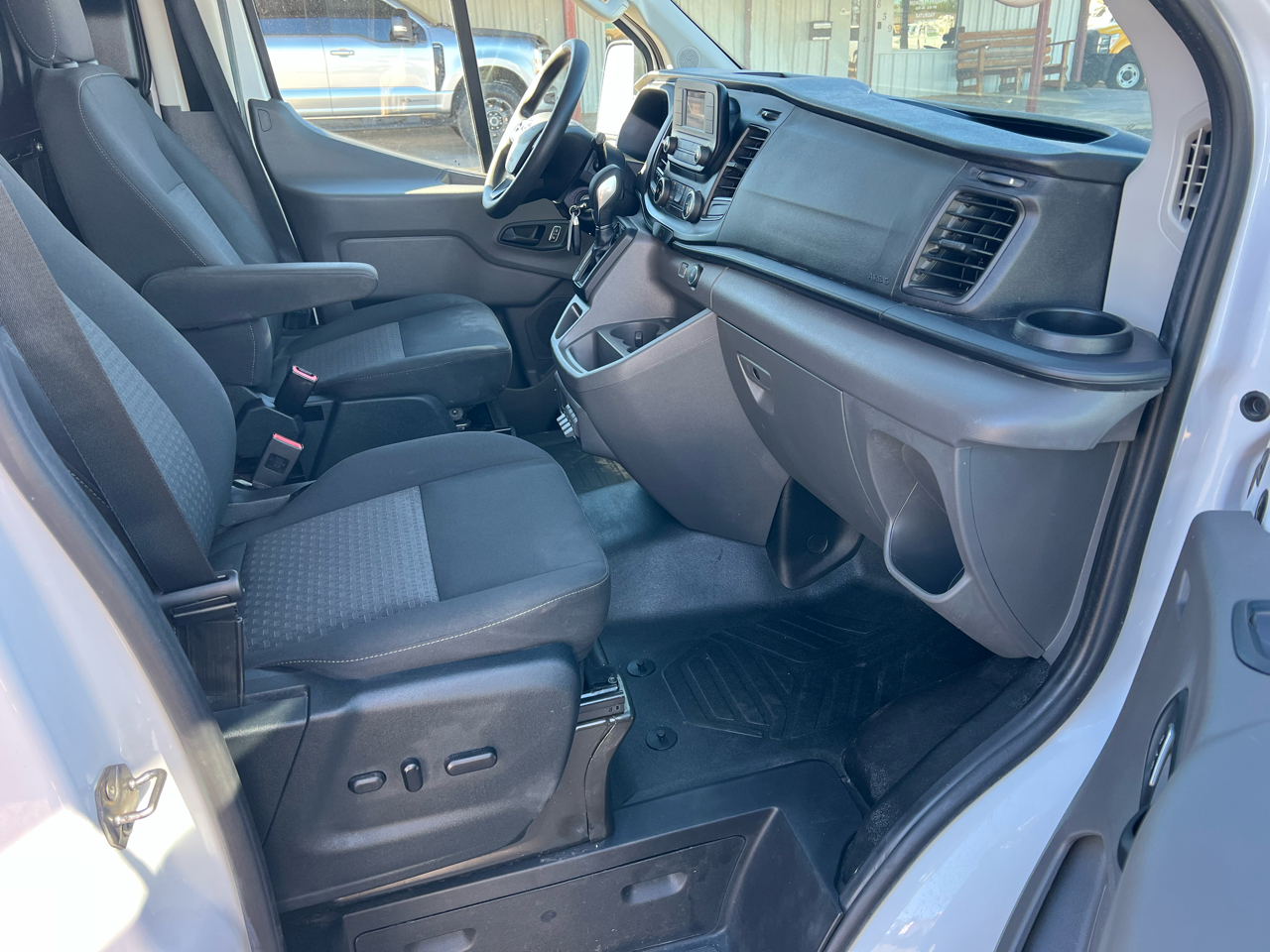 Ford Transit 150 Van Low Roof w/Sliding Pass. 130-in. WB 2022 Ford Transit 150 Van Low Roof w/Sliding Pass. 130-in. WB 2022